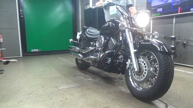 Yamaha Drag Star / V-Star 1100 (XVS1100) cold start & original sound смотреть онлайн