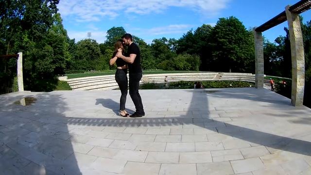 Emilian & Eya kizomba/ Morelasoul - Her switch смотреть онлайн