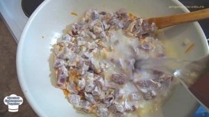 Куриные желудки тушеные в сметане со спагетти. Как готовить куриные желудки. Куриные субпродукты