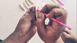 Лепим из пластилина зебру.