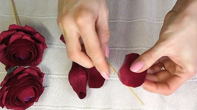 Цветы из гофрированной бумаги / Розы мастер-класс смотреть онлайн