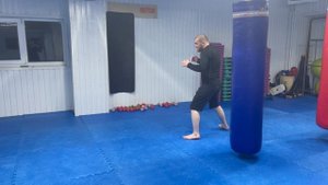 сильная комбинация ударов в парах