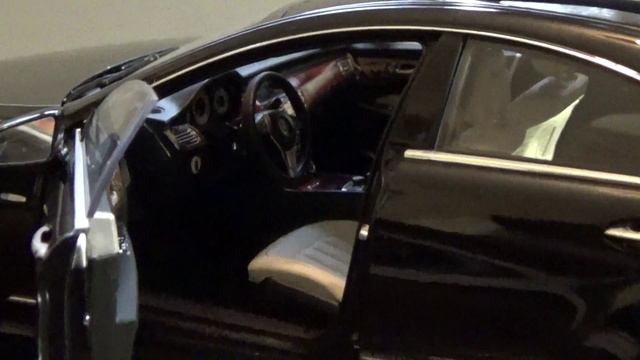 Обзор масштабной модели Mercedes-Benz CLS от NOREV смотреть онлайн