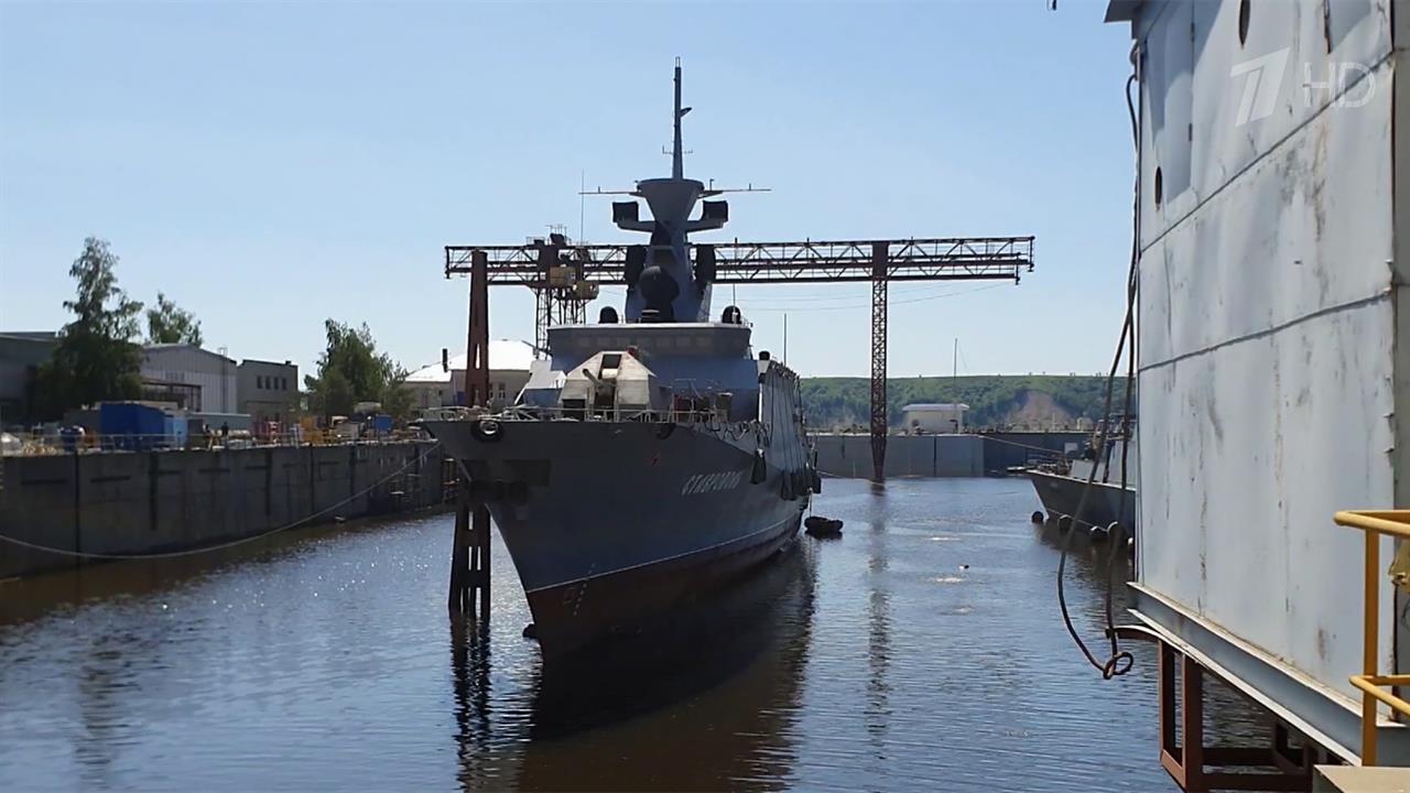 На судостроительном заводе в Татарстане спущен на воду новейший малый ракетный корабль "Ставрополь"