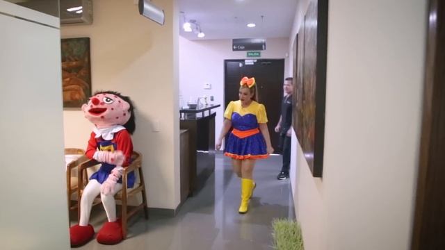 Le Salen Ronchas a Miguelita - Bely y Beto смотреть онлайн