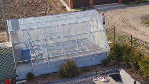 Рассыпался поликарбонат на теплице. Заменяем поликарбонат на пленку. Цена вопроса.