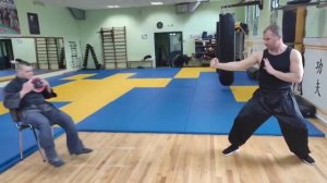 Дюймовый удар Брюса Ли