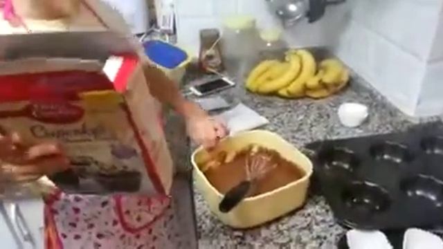 Дочка готовит помогает Маме смотреть онлайн