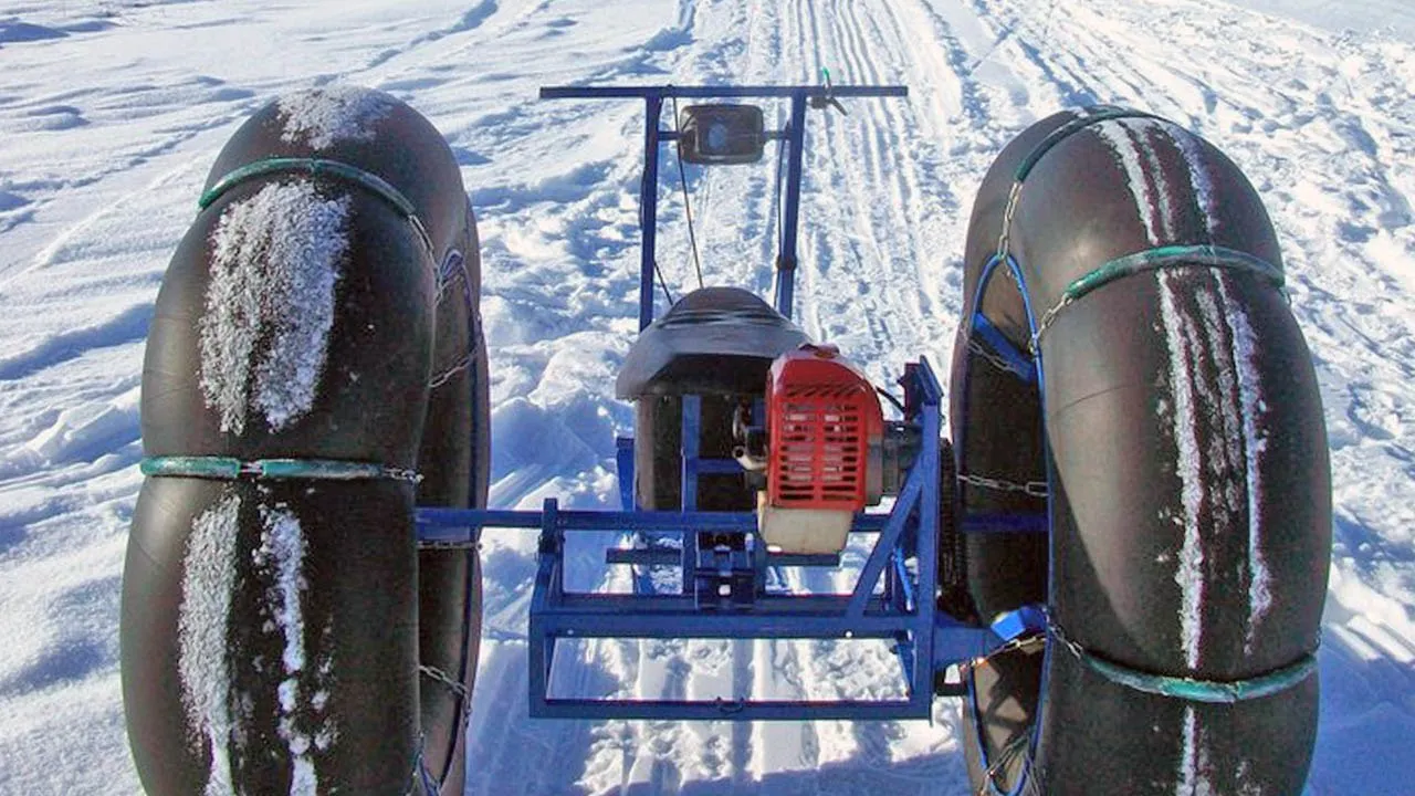 КАРАКАТ ИЗ _БЕНЗОПИЛЫ_, ЛЁГКИЙ ПНЕВМОХОД _БУРЛАК_ самоделка. Старое видео. смотреть онлайн