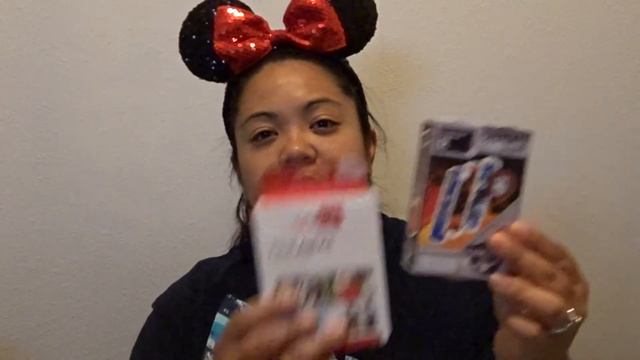 DISNEYLAND VACATION | What I Packed In Our DISNEY PARK BAG смотреть онлайн