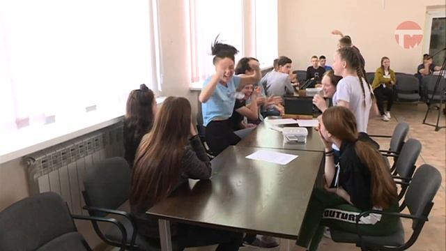 В Уссурийском детском доме провели викторину "На игре" смотреть онлайн