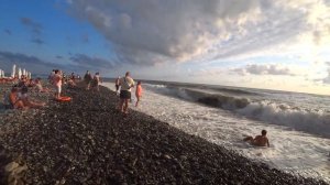 ЛАЗАРЕВСКОЕ. СТОЛОВАЯ БРИСТОЛЬ. ДЕШЕВО И СЕРДИТО. ШАРИК ЗА РАБОТОЙ. ПРОГУЛКА ПО ПЛЯЖУ БАГРАТИОН.