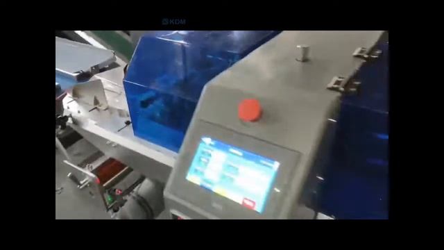 Горизонтальная упаковочная машина Servo с нижней подачей плёнки смотреть онлайн