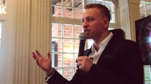 Ведущий Денис Филимонов - корпоратив на 8 марта