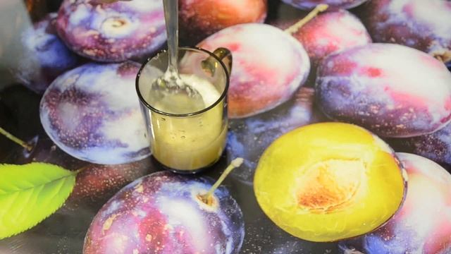 Конфитюр из черной смородины за 10 минут.