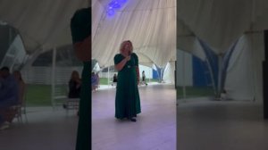 МАМА СПЕЛА ДЛЯ ДОЧКИ НА СВАДЬБЕ ? СЮПРИЗ УДАЛСЯ ПЕСНЯ В ПОДАРОК НЕВЕСТЕ