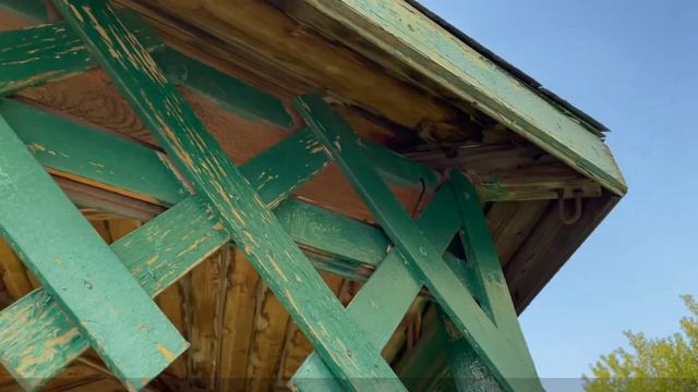 В районе Ростокино на улице Бажова, 26 необходимо установить новую беседку.