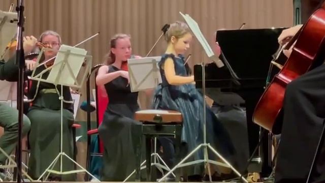 И. Гайдн Концертино для фортепиано До-мажор l часть Исп. Кудрова Мирослава смотреть онлайн