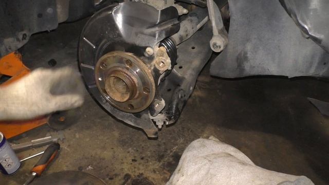 VW Polo Sedan & Skoda Rapid - Замена тормозных дисков смотреть онлайн