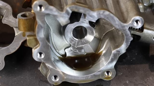 Replacing Crankshaft Bearings and the Oil Pump in my Cheap Range Rover [Part 5] смотреть онлайн