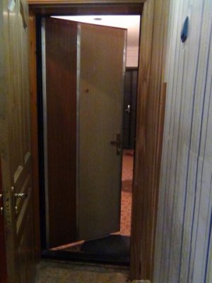 Ремонтно-реставрационные работы металлической двери.