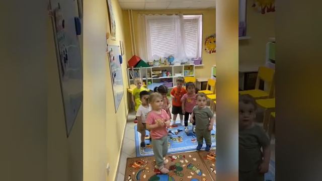 Зарядка в младшей группе.mp4 смотреть онлайн