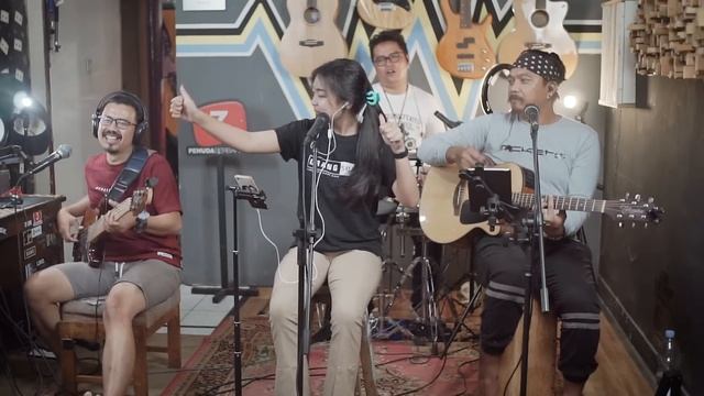 RAGAJI BEUSI - RINA APRILIANA FEAT 3PEMUDA BERBAHAYA COVER смотреть онлайн