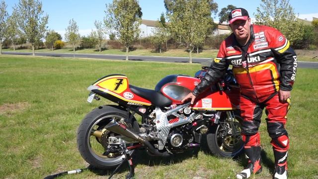 Suzuki TL1000S - Barry Sheene Tribute Bike смотреть онлайн