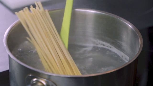 Готовим пасту с томленным ребром. В гостях Ринат Рамазанов. Rossinsky.Секреты вкуса