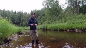 Ловля хариуса на секретной быстрине. Рыбалка на поплавок. Отличный клёв хариуса в июле в день рыбак