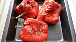 Салат с печеным перцем