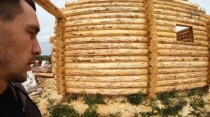 Дом из бревна 6х8 с террасой и навесом для машины. Ручная рубка