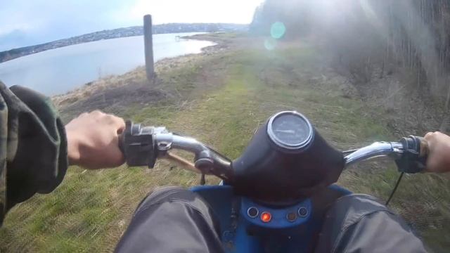 Еду с рыбалки. Покатушка на мотороллере муравей!) Месим грязь! Как муравей едет по грязи? смотреть онлайн