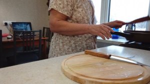 Жареные кабачки с репчатым луком и яйцами.