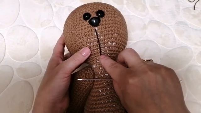 Как связать ушки для медвежонка, и оформить мордочку смотреть онлайн