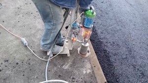 Бурение отверстий в асфальте