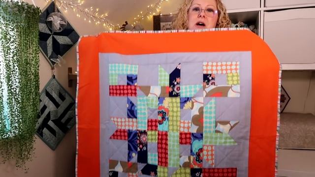 Episode 201: Trying my Wishes Cardigan for size and Quilt Ideas! смотреть онлайн