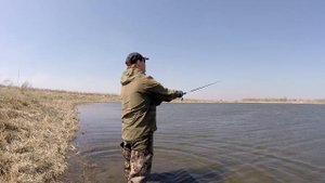 Ловля щуки на подгруженную резину. Интересный монтаж.