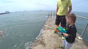 Водяной бластер Нерф и водяные бомбочки Bunch o balloons.