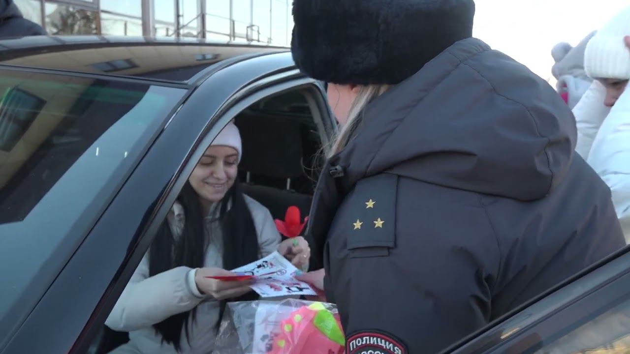 Госавтоинспекция поздравляет всех женщин с Днем матери