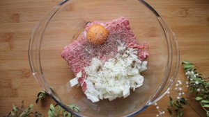 Котлеты из фарша с батоном и молоком