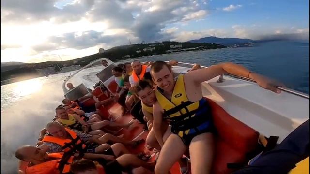 Крым. Алушта. Покатушки на катере STELS смотреть онлайн