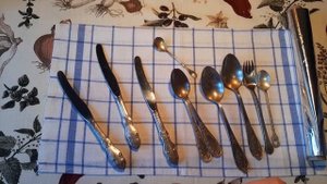 КАК БЫСТРО ПОЧИСТИТЬ МЕЛЬХИОРОВЫЕ И СЕРЕБРЯНЫЕ СТОЛОВЫЕ ПРИБОРЫ