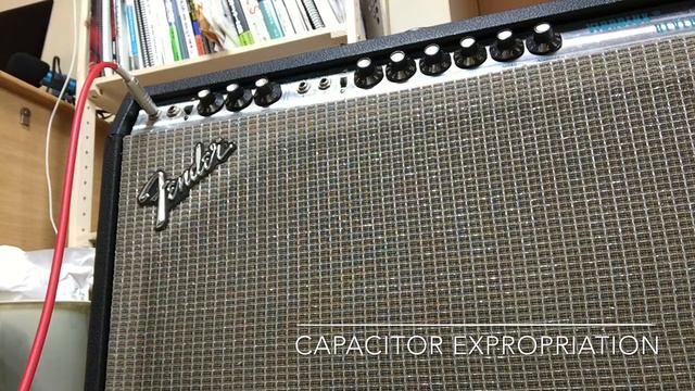 How vintage Fender vibrolux capacitor burst with ambient guitar. Very rare! смотреть онлайн