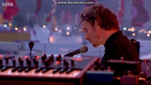 Ben Howard - Every Time The Sun Comes Up (Glastonbury 2015) смотреть онлайн