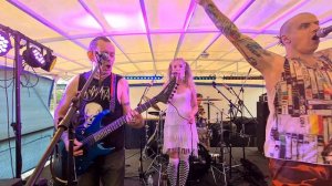 Бони Нем. Плачет девочка в автомате. Корабль 09.07.23