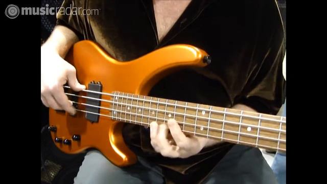 Stu Hamm on his new Washburn signature bass The Hammer at NAMM 2011 смотреть онлайн