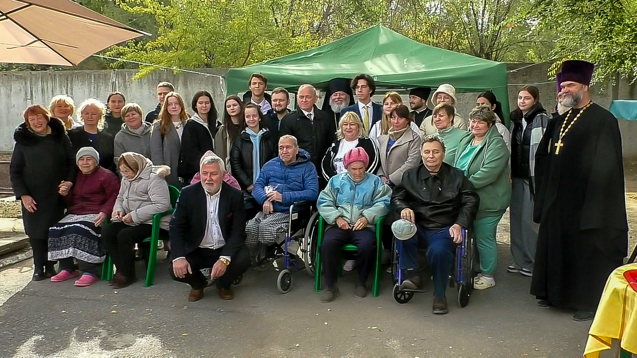 Открытие благотворительного центра