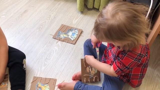 ИГРАЕМ С ДЕТЬМИ. Учимся резать ножницами. Быстрая ЗАНИМАШКА