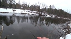 Щука на свимбейты в условиях малой реки, ранней весной.